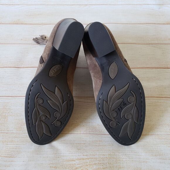 Born Ervine Suede Leather Tassel Ankle Boot Booties Women's Size 9M - Picture 13 of 16